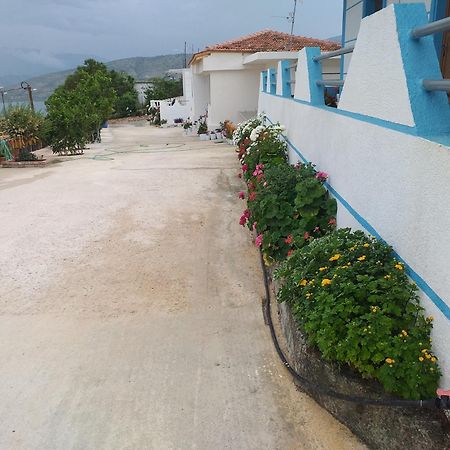 Grand Seaview Apartments Ksamil Oda fotoğraf